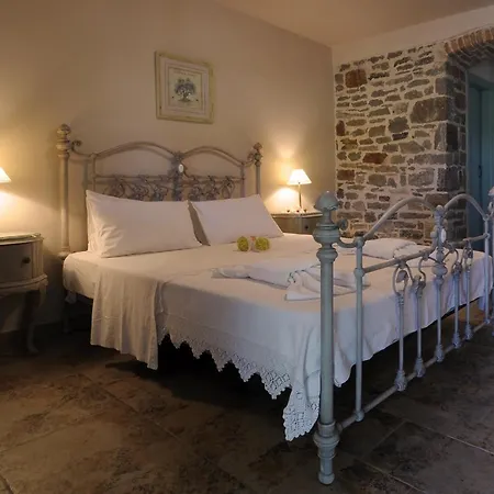 Πανσιόν Palaeopoli 3*